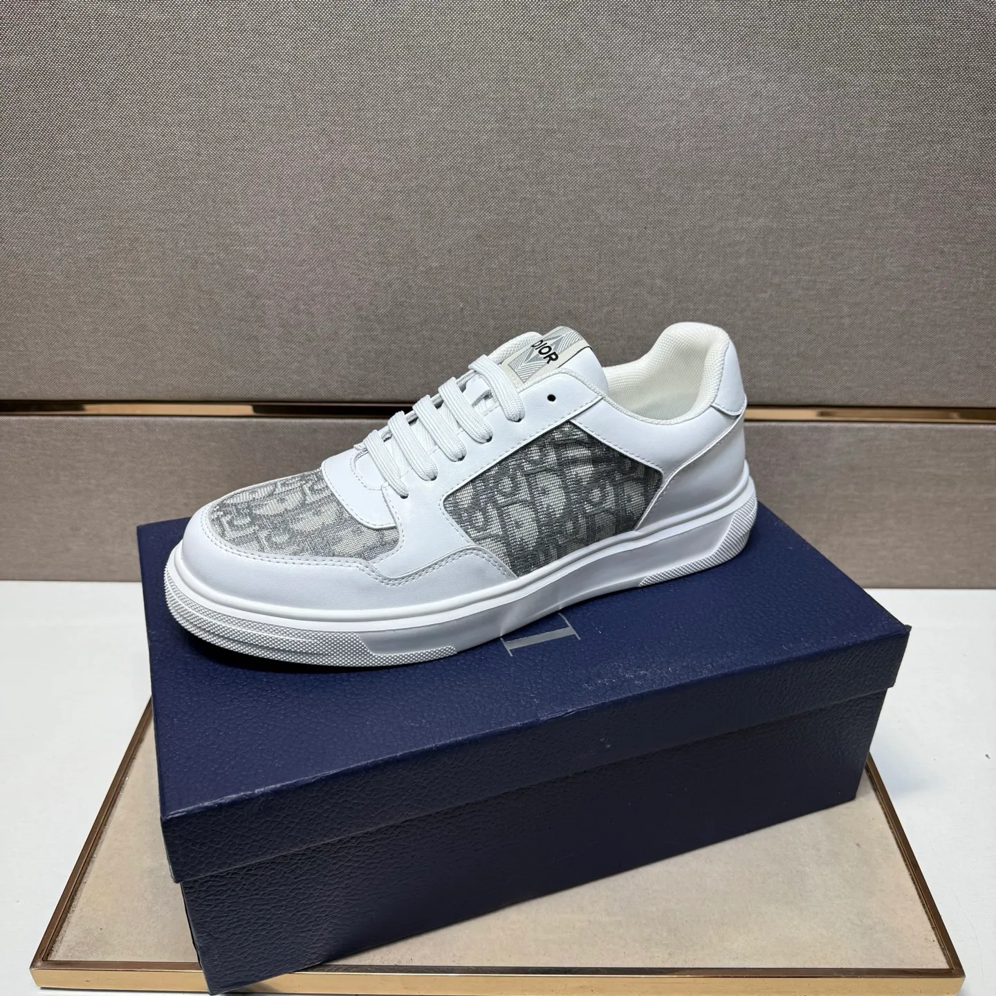 ⬛️Men's shoes 💰p400 [Dior~] Men's casual shoes 2025z cabinet sales simultaneously 🔶Size: 38-44 #️⃣ 🔷2 colors🔜The upper is made of multi-material splicing➕Mesh lining, comfortable and breathable, sole: original comfortable and wear-resistant outsole, ⚠️real thing📱photographed🎬real thing is better📢📢📢